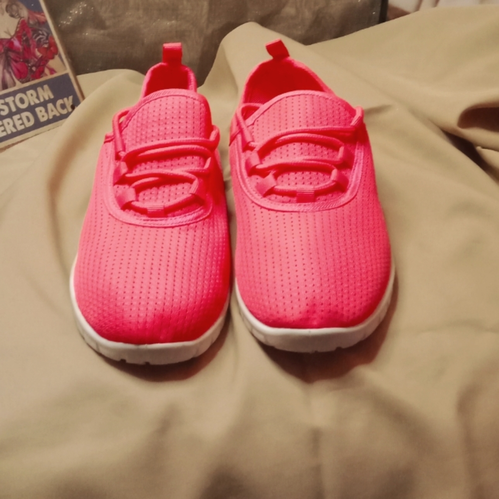 Sole Mates running shoes size 8  Pink